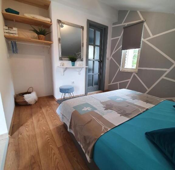 스탠다드 스튜디오 (테라스구비), Apartments Bell Memories