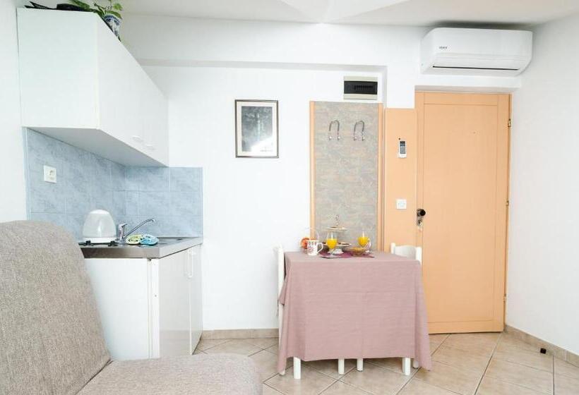 스탠다드 스튜디오 (테라스구비), Apartments Bell Memories