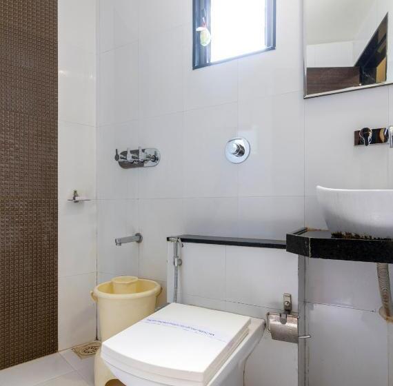 Camera Deluxe, Ashish