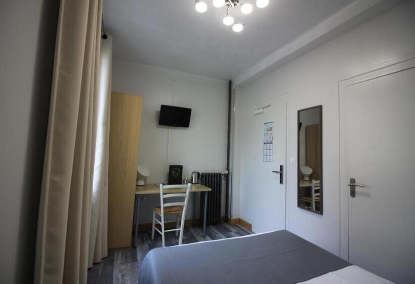 غرفة قياسية داخلية, De L'univers