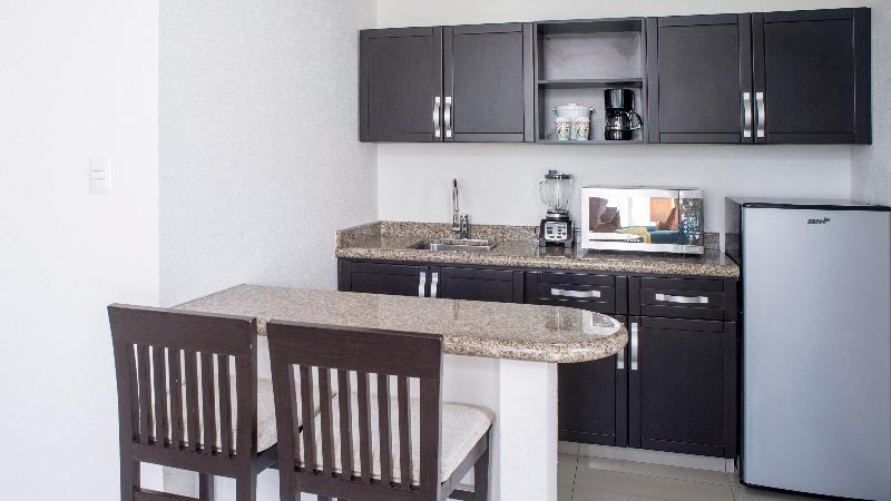 キングサイズベッドのスイートルーム, Holiday Inn Express Xalapa, An Ihg