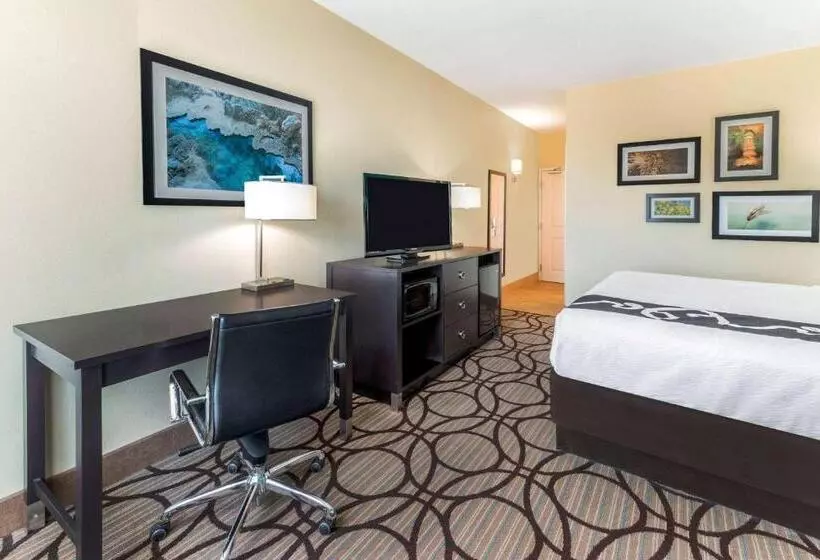 キングサイズベッドのスタンダードルーム, La Quinta By Wyndham Carlsbad