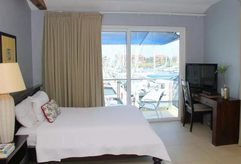 Triple Room Sea View, Marina Hotel At Shelter Bay