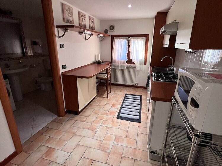 Studio Standard, Palazzo Brando