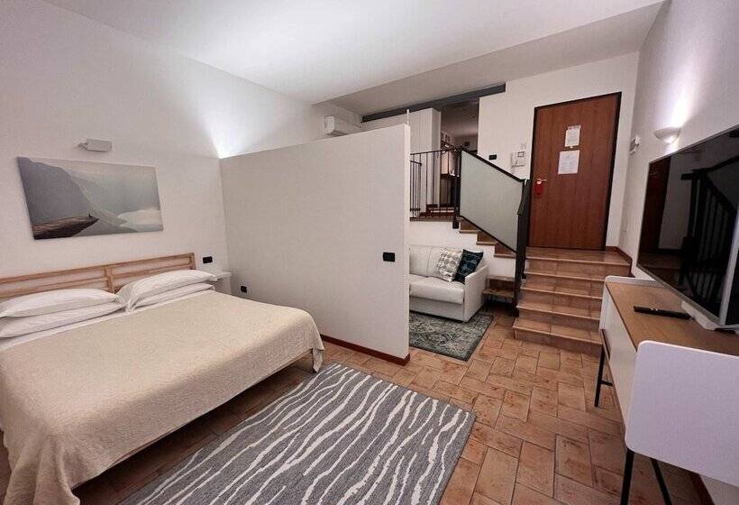 Studio Standard, Palazzo Brando