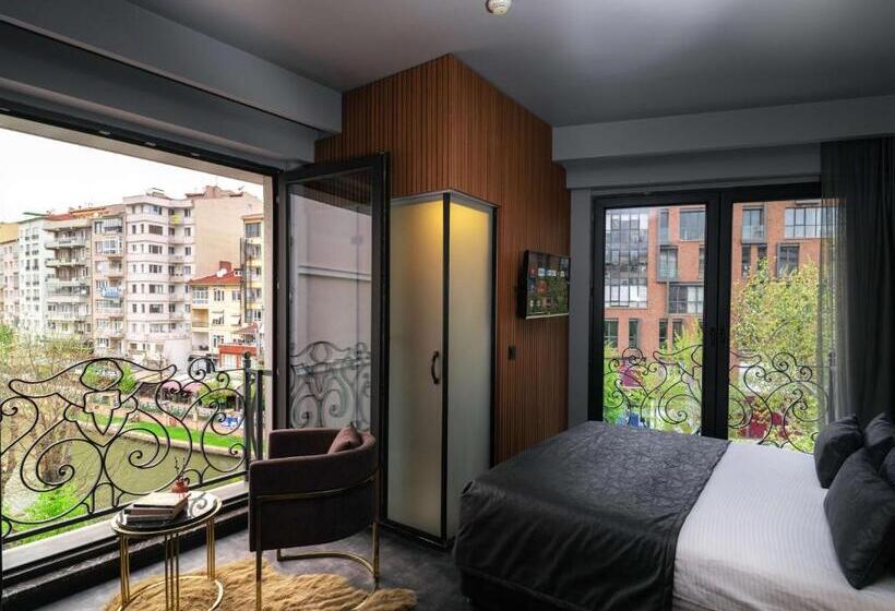 디럭스 룸, Sennacity