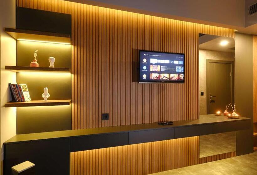 패밀리 스위트, Sennacity