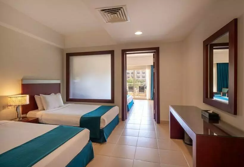 اتاق خانوادگی تودرتو, Serenity Alma Heights Ex Serenity Fun City