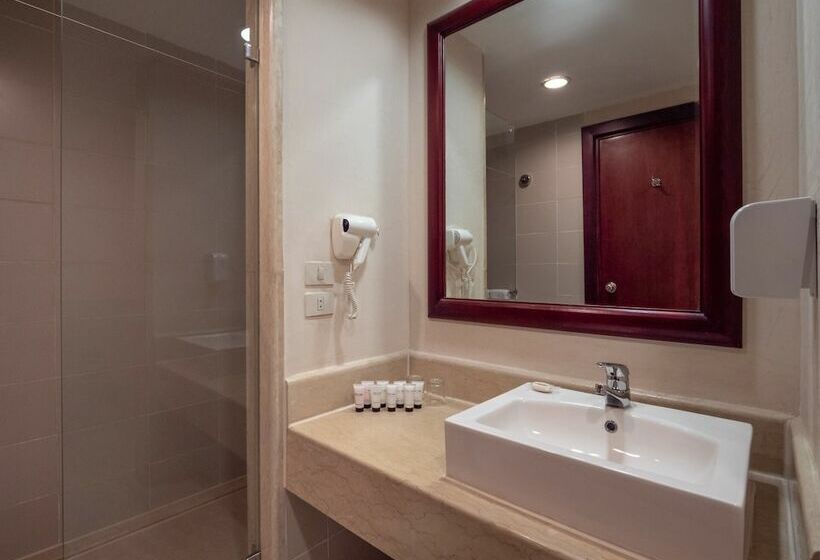 اتاق خانوادگی تودرتو, Serenity Alma Heights Ex Serenity Fun City