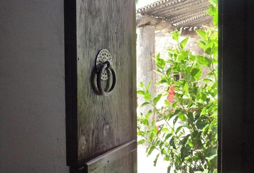 スーペリアキャビン, Koutsounari Traditional Cottages