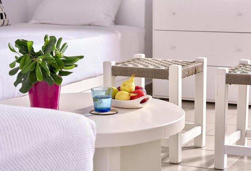 شقة غرفة واحدة مطلة على الحديقة, Nakou Village