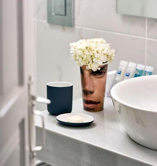 شقة غرفتين, Nakou Village