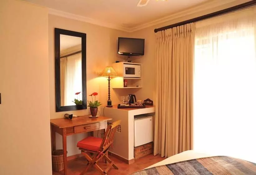 スタンダードルーム, Claires Of Sandton Luxury Guest House