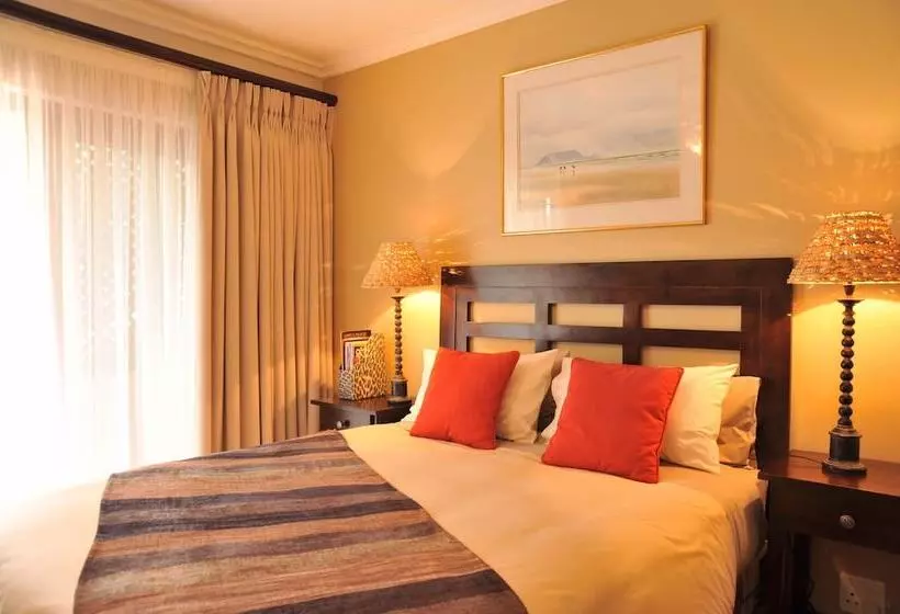 スタンダードルーム, Claires Of Sandton Luxury Guest House