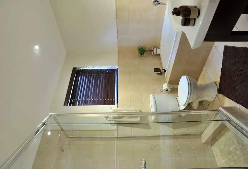 デラックスルーム, Claires Of Sandton Luxury Guest House