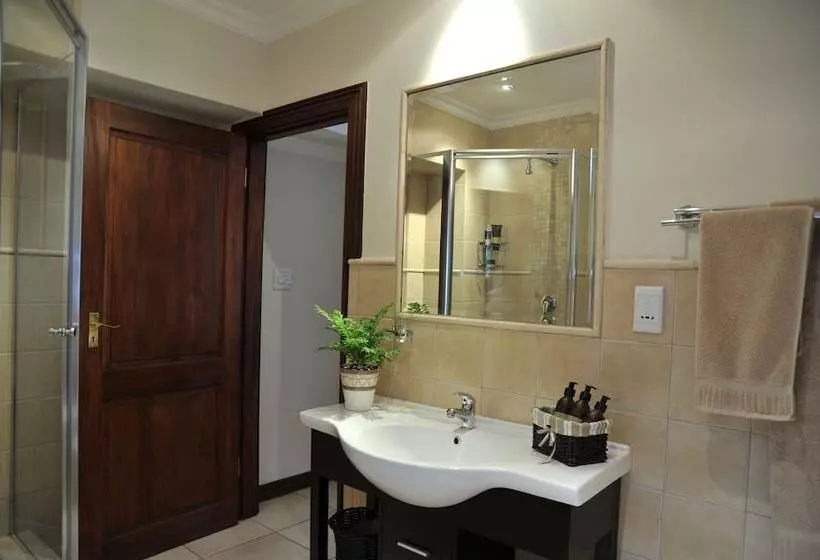 デラックスルーム, Claires Of Sandton Luxury Guest House