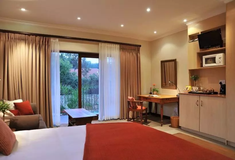 スタンダードルーム, Claires Of Sandton Luxury Guest House