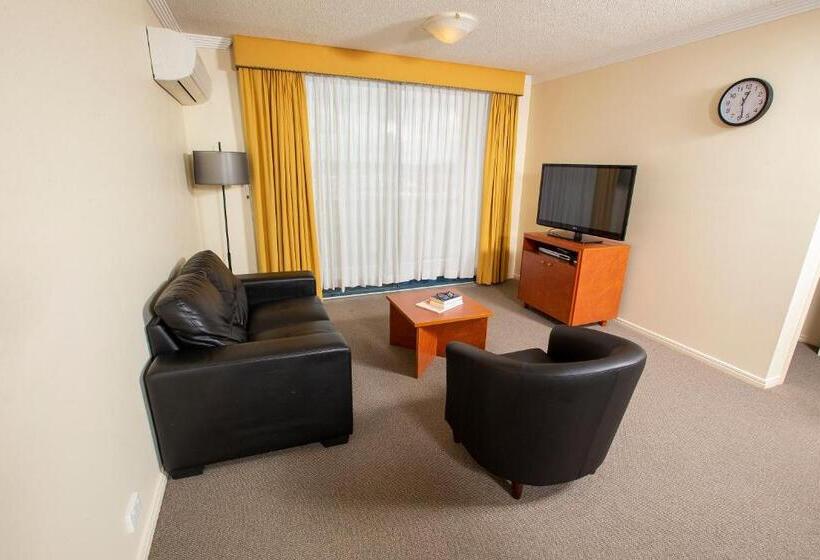 Апартаменты 1 Спальня, Springwood Tower Apartment