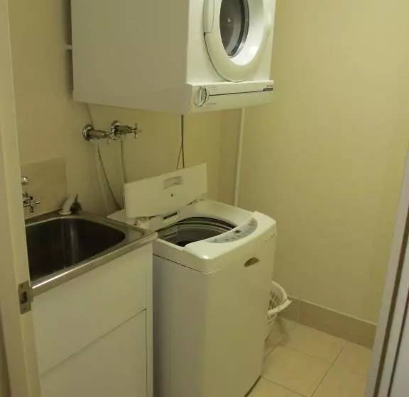 Huoneisto 3 Makuuhuonetta, Springwood Tower Apartment