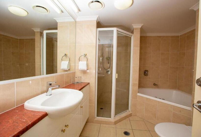 Апартаменты 3 Спальни, Springwood Tower Apartment