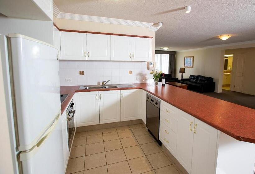 Апартаменты 3 Спальни, Springwood Tower Apartment