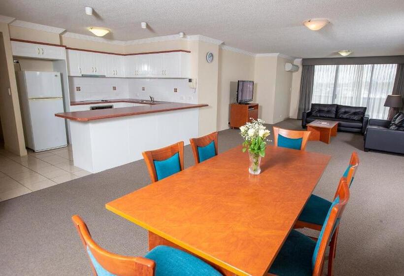 Апартаменты 3 Спальни, Springwood Tower Apartment