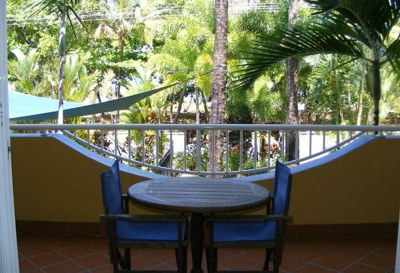 オーシャンビューバルコニー付きワンベッドルームアパートメント, The York Beachfront Holiday Apartments