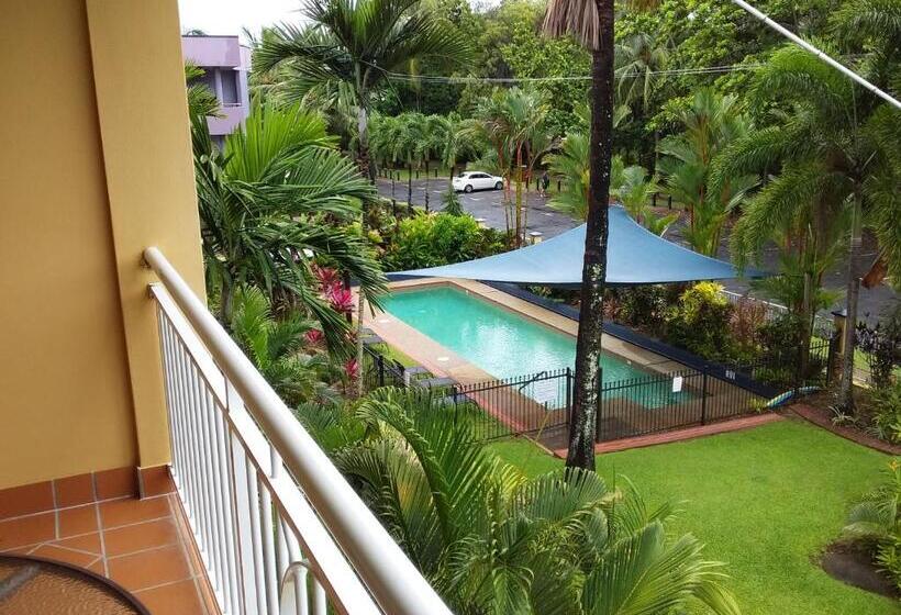 オーシャンビューバルコニー付きワンベッドルームアパートメント, The York Beachfront Holiday Apartments