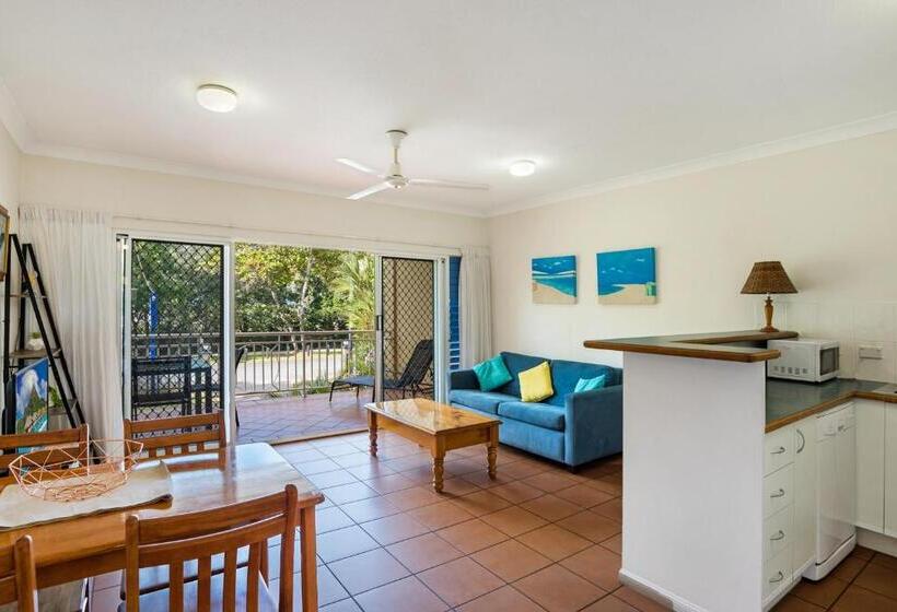 オーシャンビューバルコニー付きワンベッドルームアパートメント, The York Beachfront Holiday Apartments