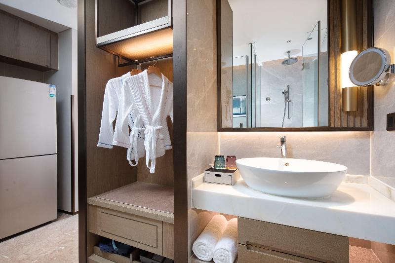 חדר סטנדרט, Holiday Inn & Suites Sanya Yalong Bay, An Ihg