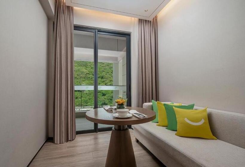Люкс Вид на Горы, Holiday Inn & Suites Sanya Yalong Bay, An Ihg