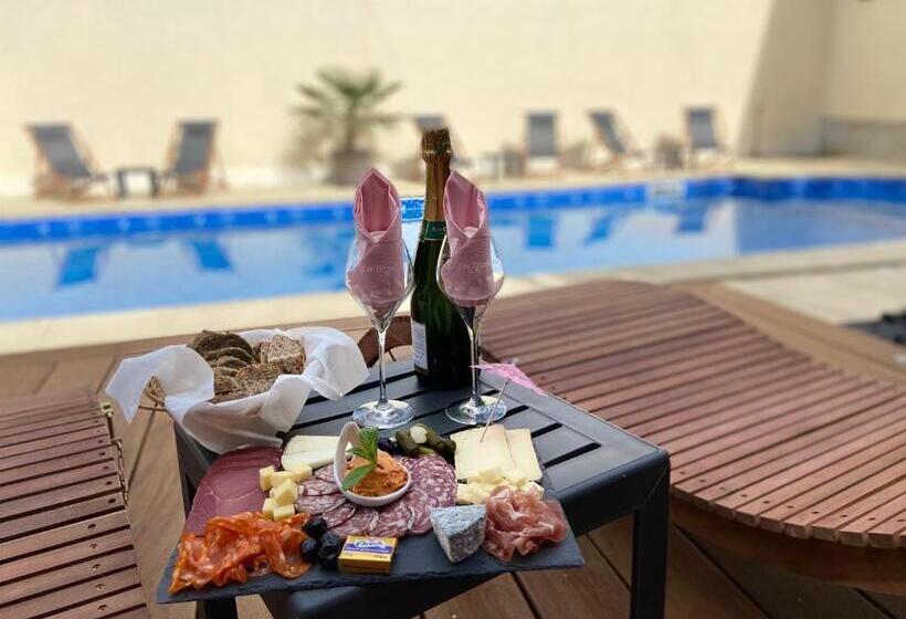 غرفة قياسية مزوَّدة بتراس, Au Fil De L’ô