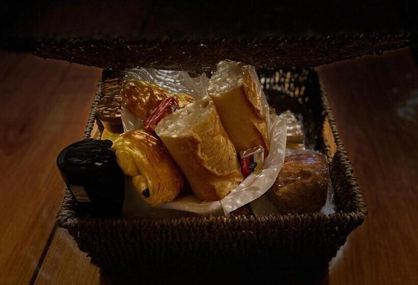 غرفة قياسية مزوَّدة بجاكوزي, Au Fil De L’ô