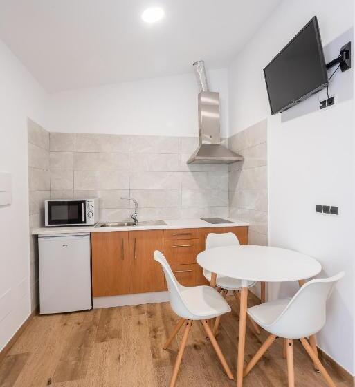 Quarto standard, Donas E Cabaleiros