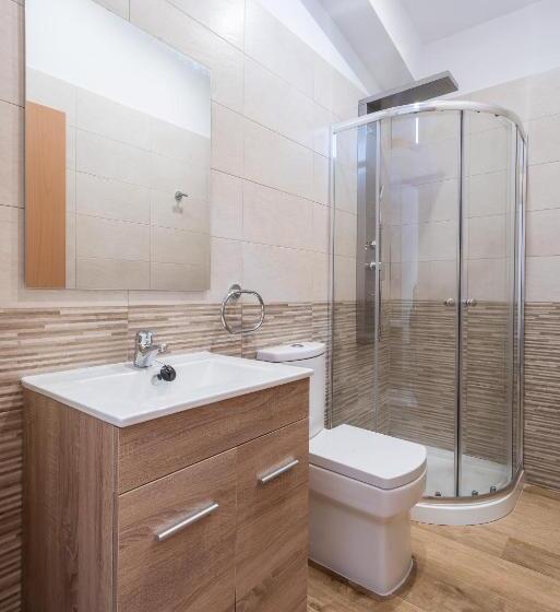 Quarto standard, Donas E Cabaleiros