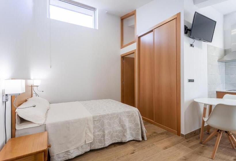 Quarto standard, Donas E Cabaleiros