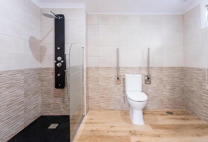 Quarto Standard para Deficientes, Donas E Cabaleiros