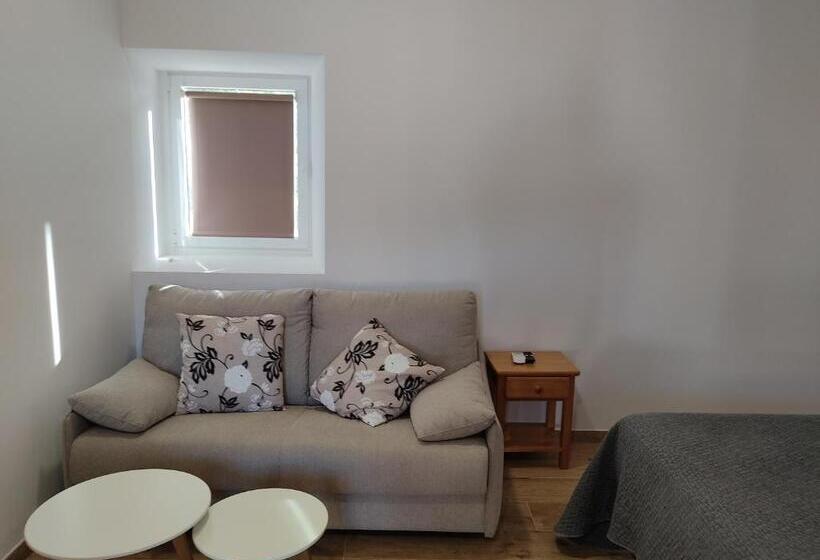 Quarto deluxe, Donas E Cabaleiros