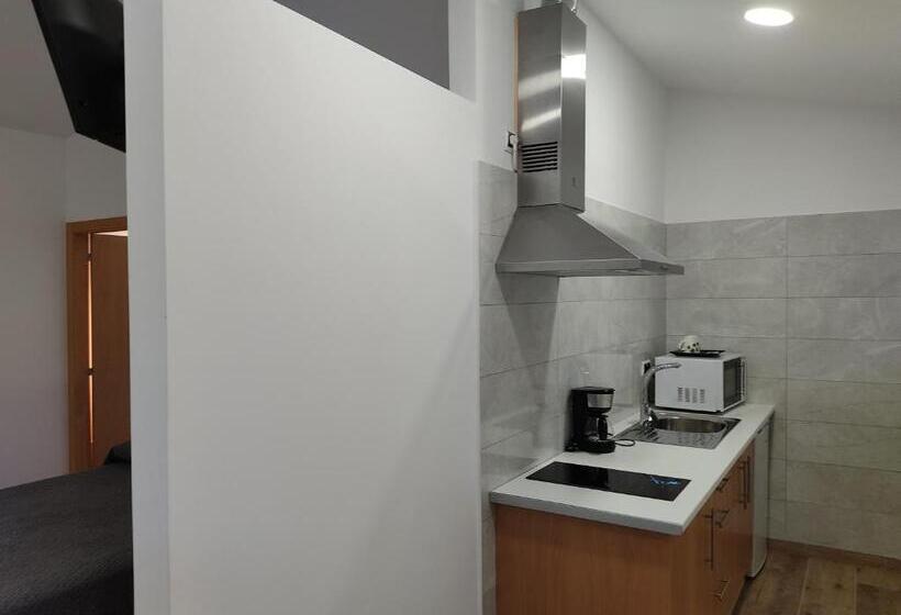 Quarto deluxe, Donas E Cabaleiros