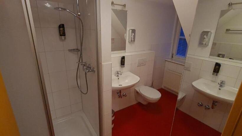 غرفة قياسية, Ephesus Am Weserwehr