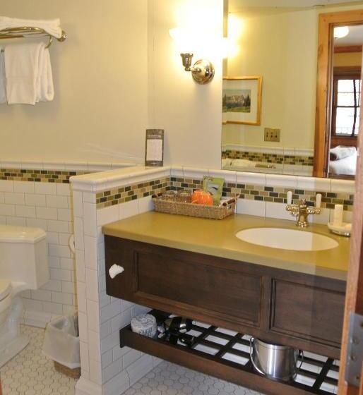 جناح, The Green Bridge Inn