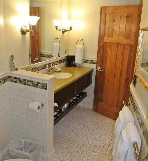 デラックスの４人部屋, The Green Bridge Inn
