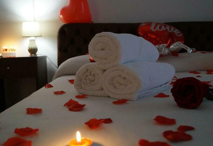 חדר משפחתי, Kairos