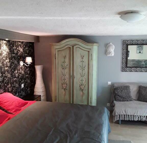 غرفة قياسية مطلة على الجبل, Gite Les Cigales