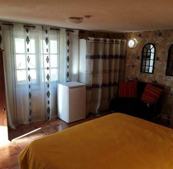 غرفة قياسية مطلة على الجبل, Gite Les Cigales