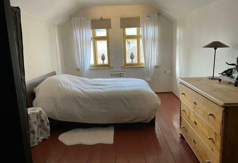 标准间, Droom B&b čermná