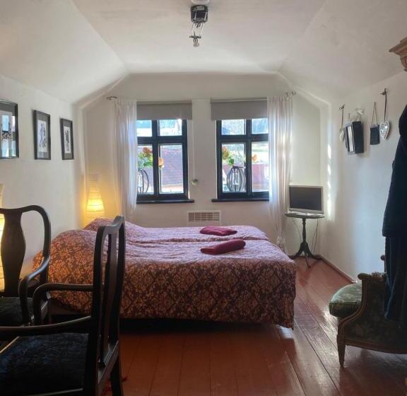 标准间, Droom B&b čermná