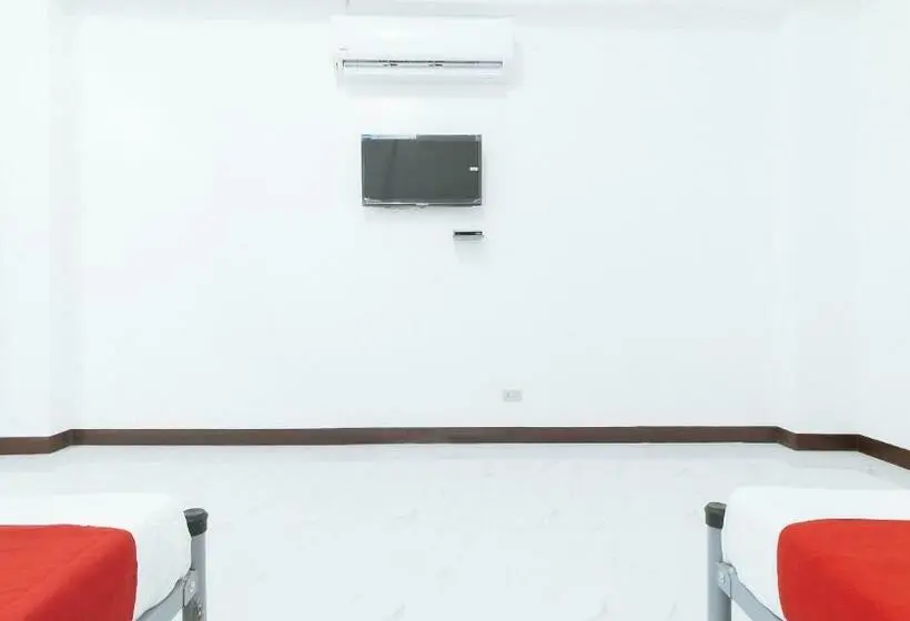 ファミリールーム, Reddoorz @ Catalina Pension House
