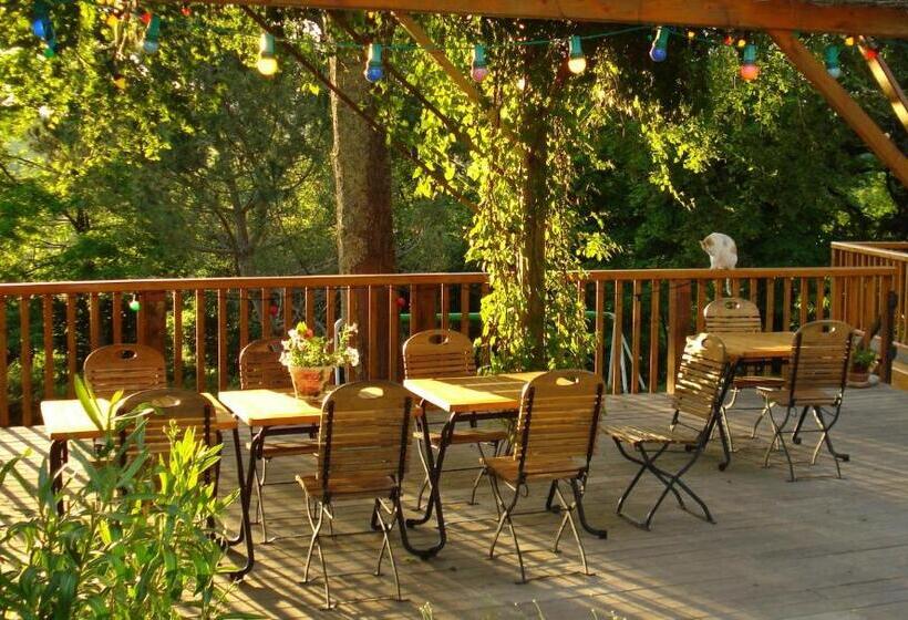 ガーデンビュースイート, Chambre D Hotes La Source Aveyron