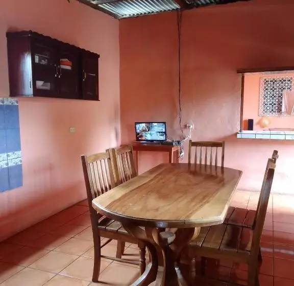 ファミリールーム, Hostal Bullshark